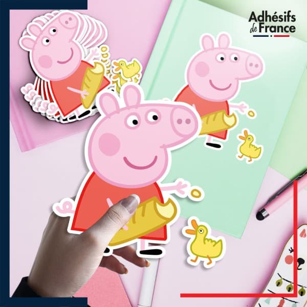 autocollant petit format Peppa Pig - Peppa avec canard