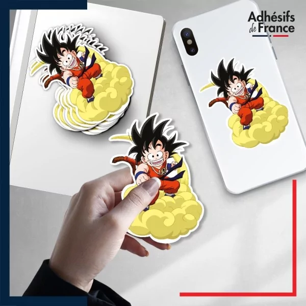 autocollant petit format Dragon ball - Goku enfant Kinto-un (nuage magique)