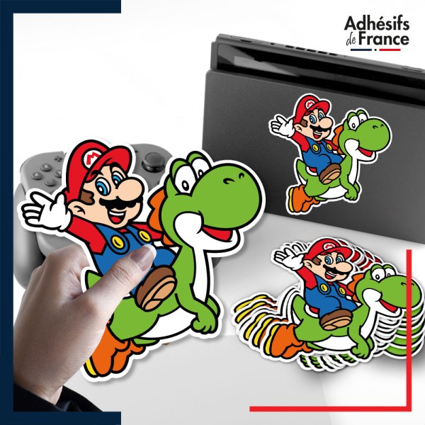 autocollant petit format Super Mario - Mario et Yoshi