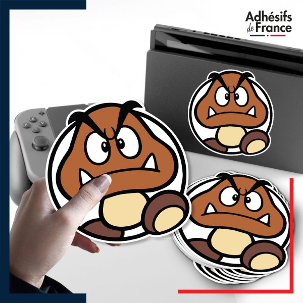 autocollant petit format Super Mario - Cadre Goomba