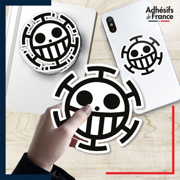 autocollant petit format One Piece - Jolly Roger de Trafalgar Law