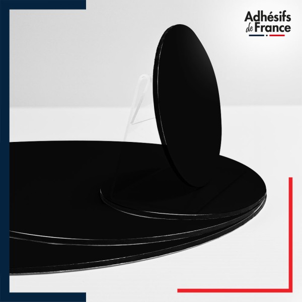 plaque sandwich aluminium composite noir rond à la coupe