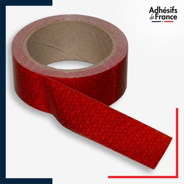 Ruban adhésif réfléchissant rouge classe C haute visibilité pour remorque et poids lourds.