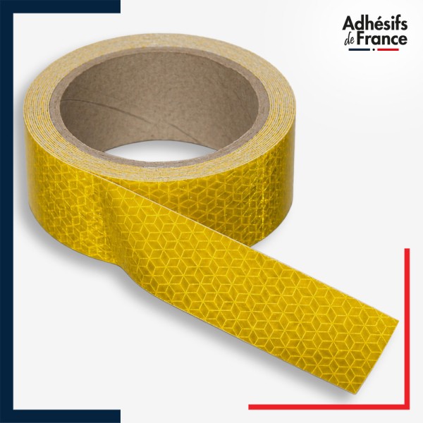 Ruban adhésif réfléchissant jaune classe C haute visibilité pour remorque et poids lourds.
