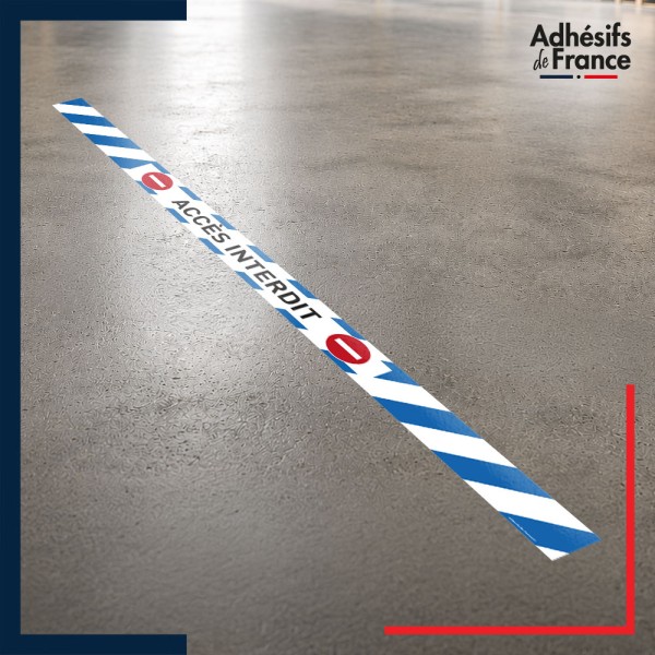 Bande adhésive de sécurité pour délimiter les zones. Bande bleue et blanche - Accès interdit