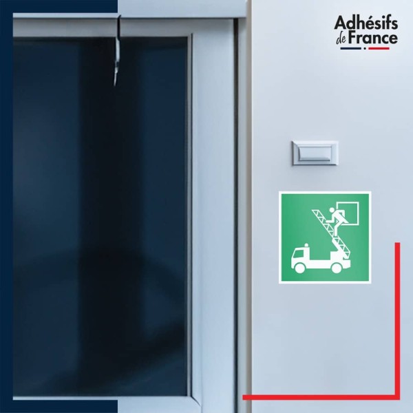 adhésif norme iso 7010 fenêtre de secours en cas d'évacuation