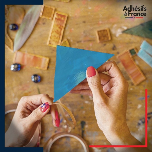 Adhésif  de couleur transparent création vitrail Bleu Pâle